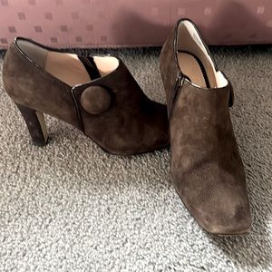 Franco Sarto Brown Suede Shoes. Size 6M.